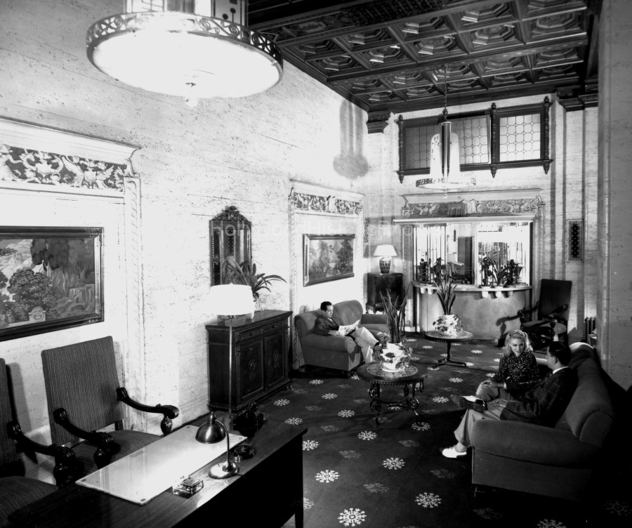 Hollywood Plaza Hotel 1941.jpg